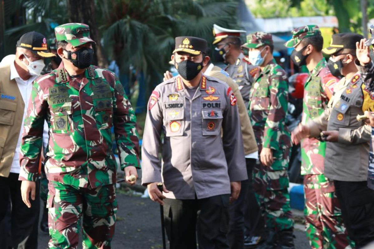 Tinjau Bangkalan Bareng Panglima TNI, Kapolri Paparkan Langkah Selamatkan Warga dari Risiko COVID-19