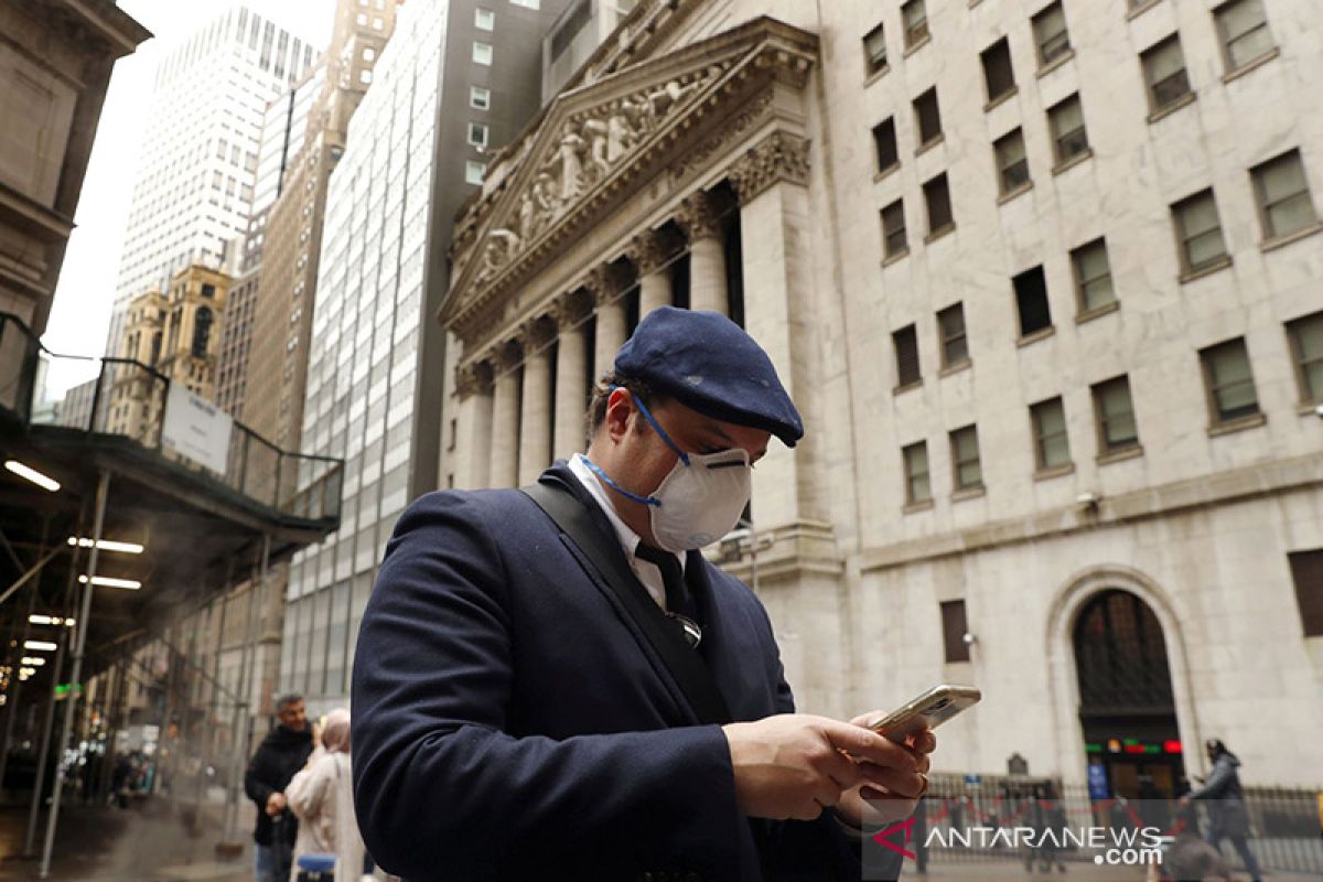 Wall Street ditutup beragam setelah data ekonomi lesu, S&P 500 merosot