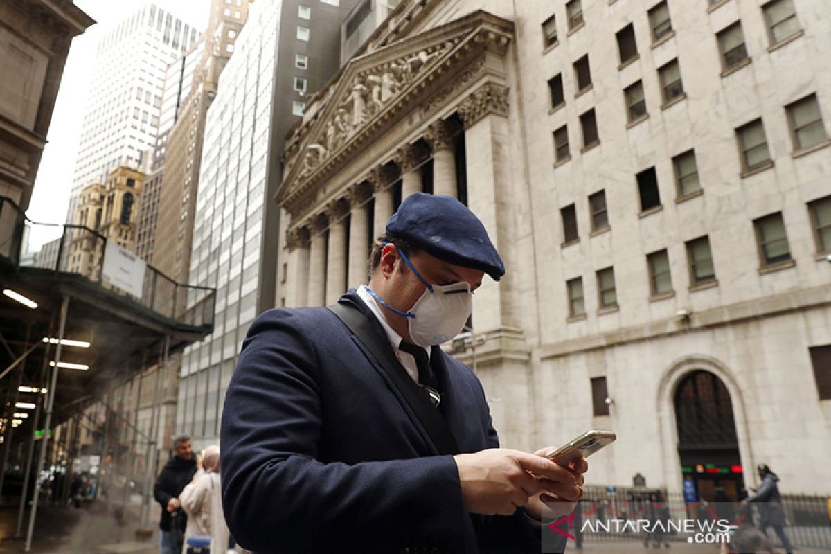 Wall St ditutup menguat, S&P dan Nasdaq catat penurunan minggu ketiga