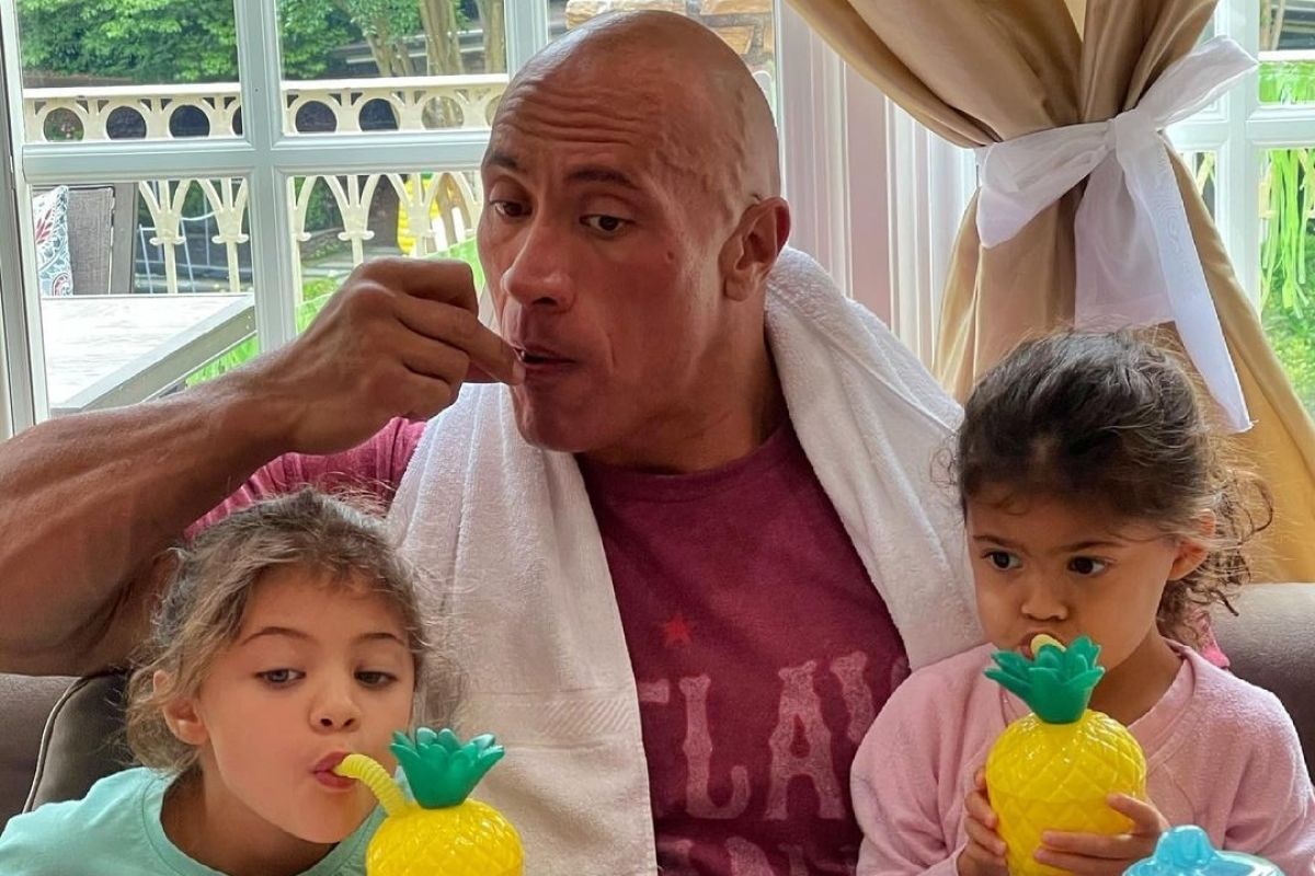 Pesan Hari Ayah Sedunia dari Dwayne Johnson bikin "meleleh"