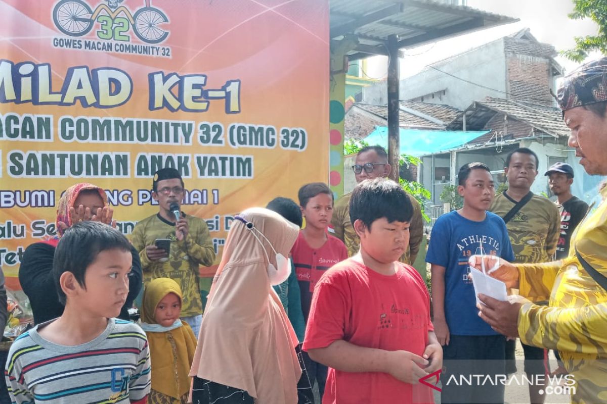 Milad ke-1 komunitas goes GMC32 santuni anak yatim