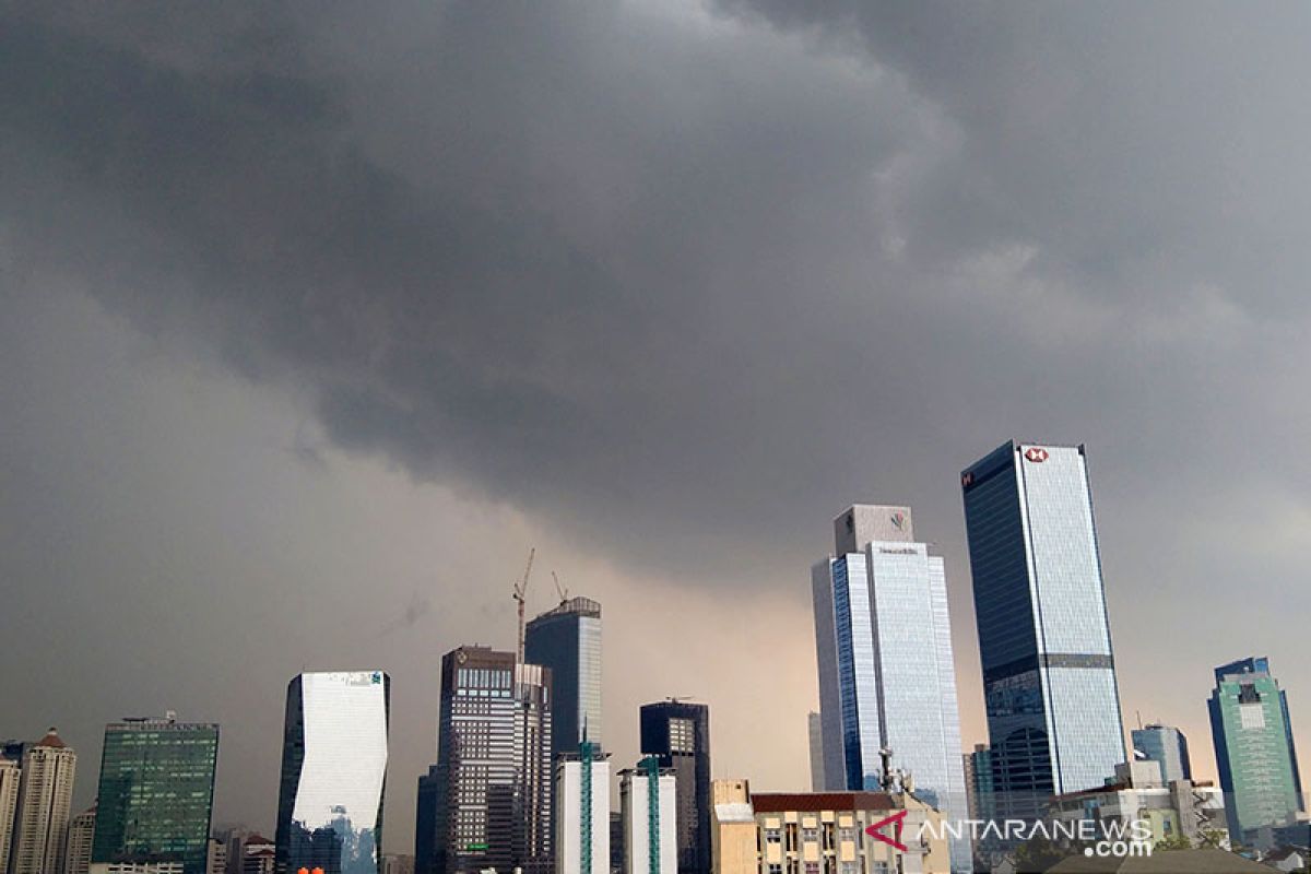 BMKG keluarkan peringatan hujan lebat disertai petir di Jakarta