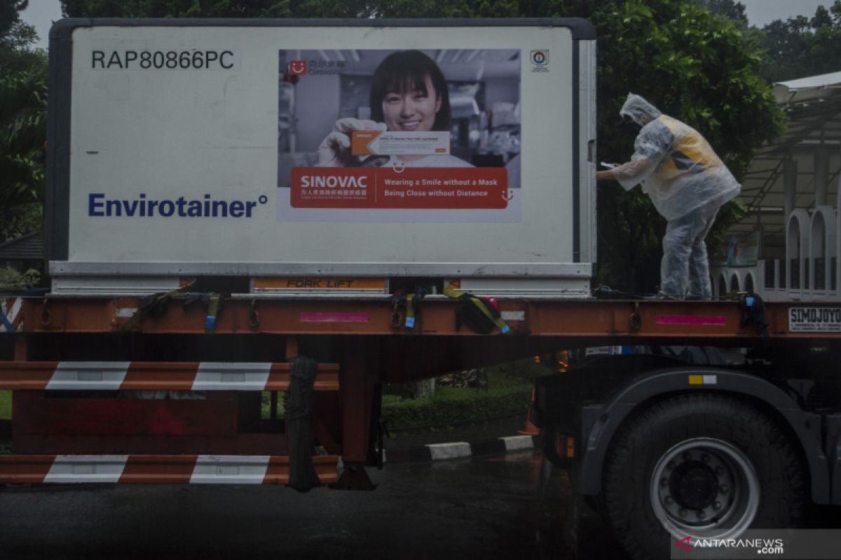 Bio Farma distribusikan vaksin untuk vaksinasi gotong royong di Makassar
