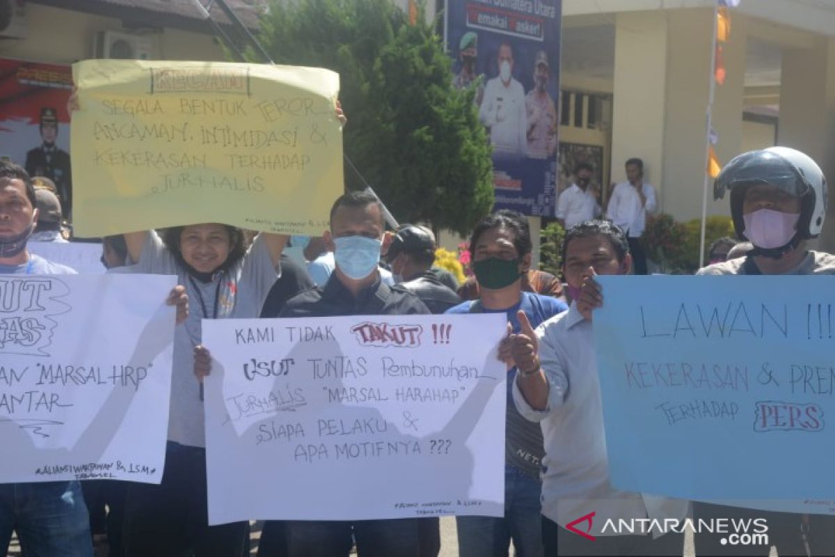 Wartawan di Padangsidimpuan gelar unjuk rasa solidaritas