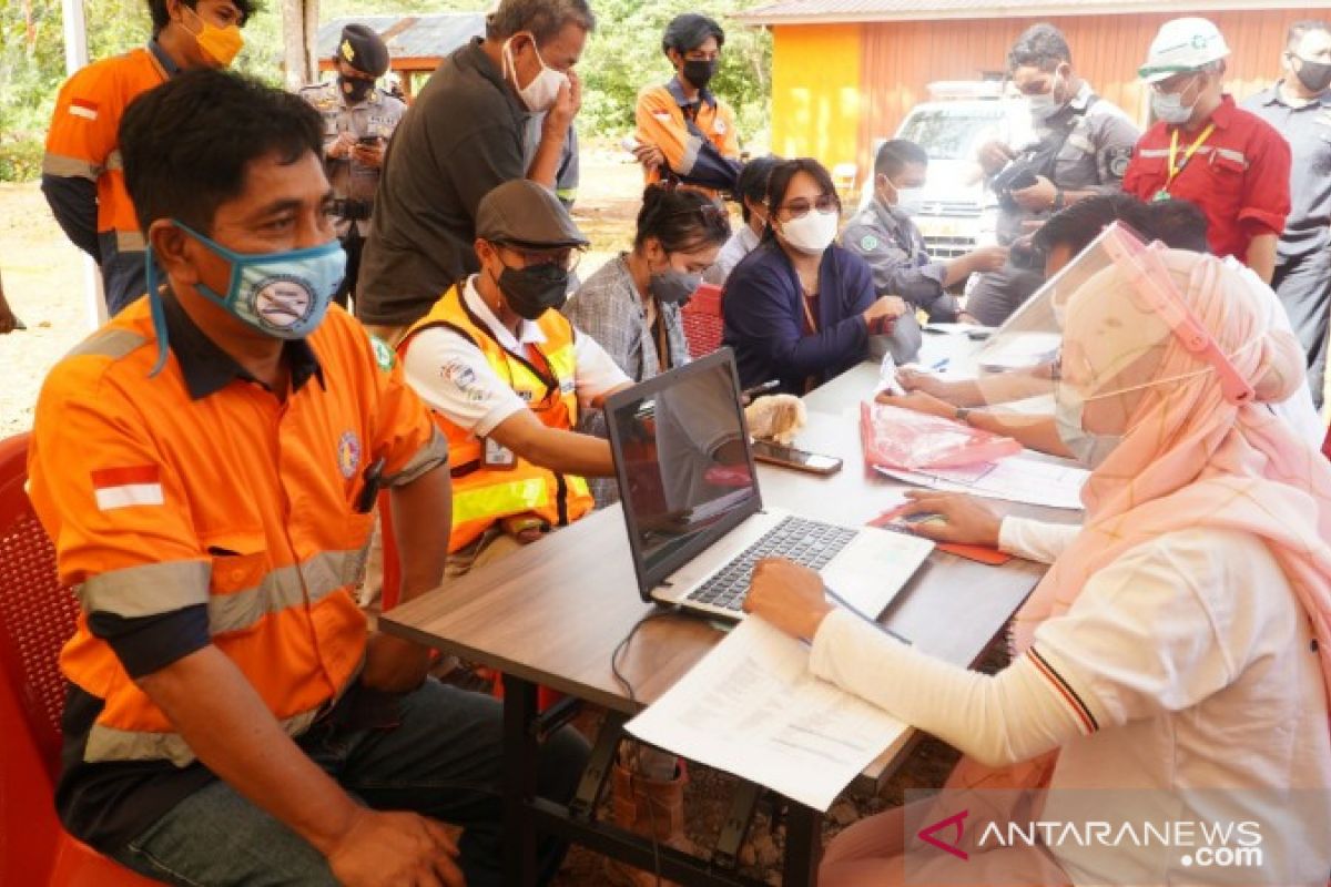 Pemerintah Gandeng PT CNI Vaksinasi 1400 Wargadi Kolaka