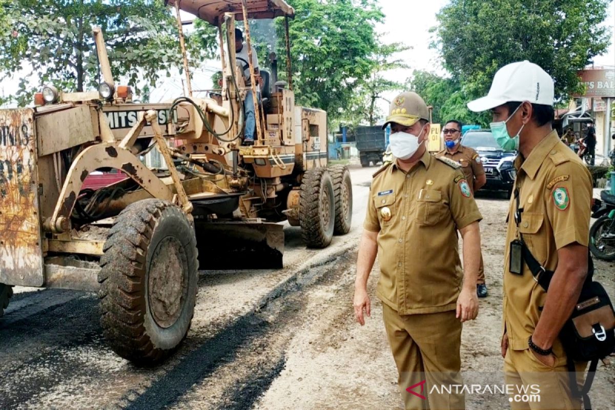 Jalan dalam kota Sampit kembali ditangani darurat