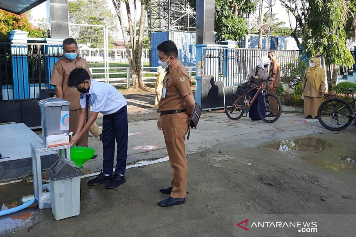 Simulasi PTM hari pertama di HST, tidak boleh ada yang berjualan, siswa wajib bawa bekal