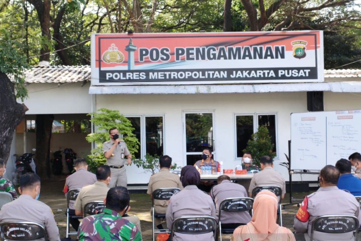 Polres Jakpus lakukan penyekatan jalan di tiga titik