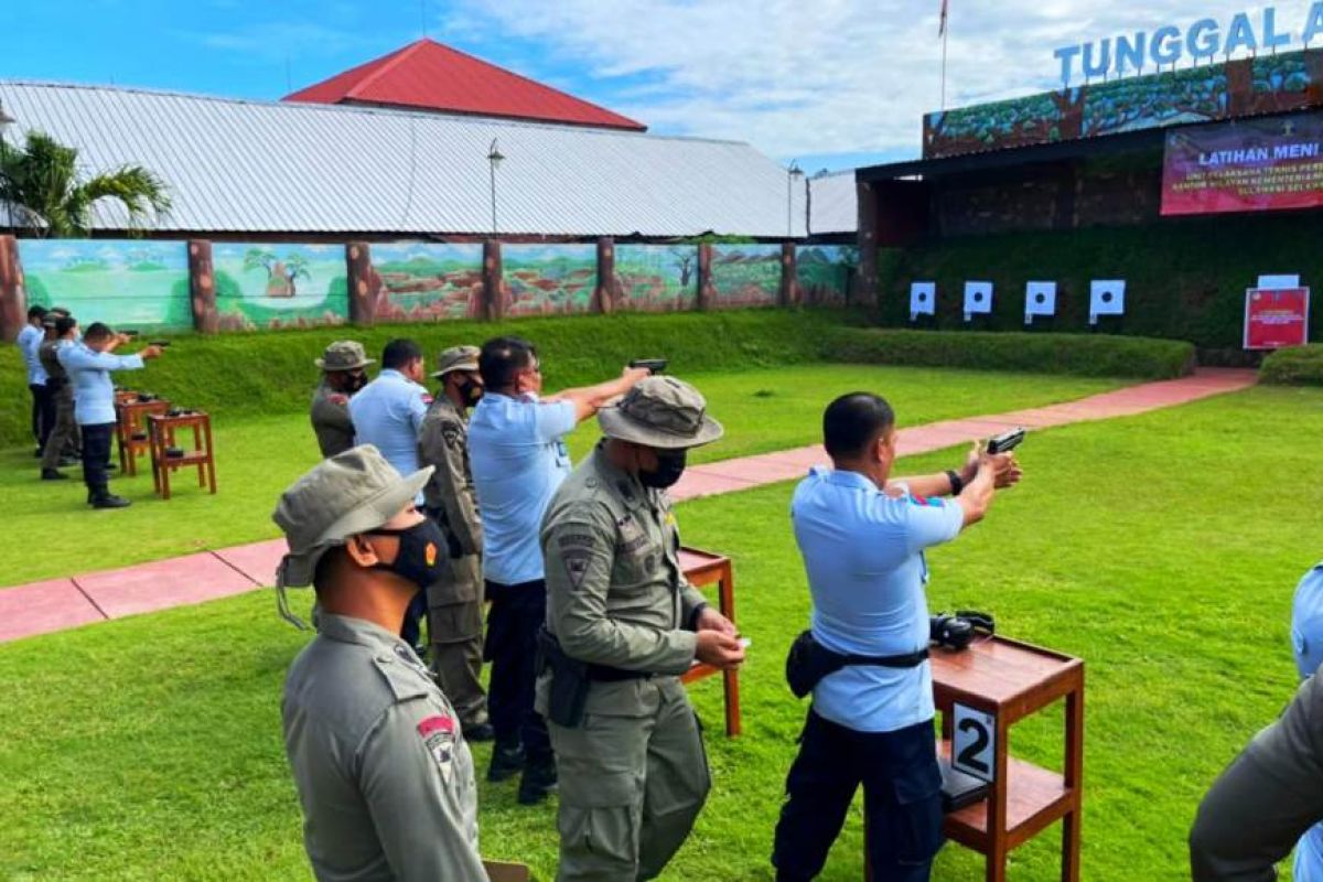 104 petugas pengaman lapas/rutan di Sulsel ikut pelatihan menembak