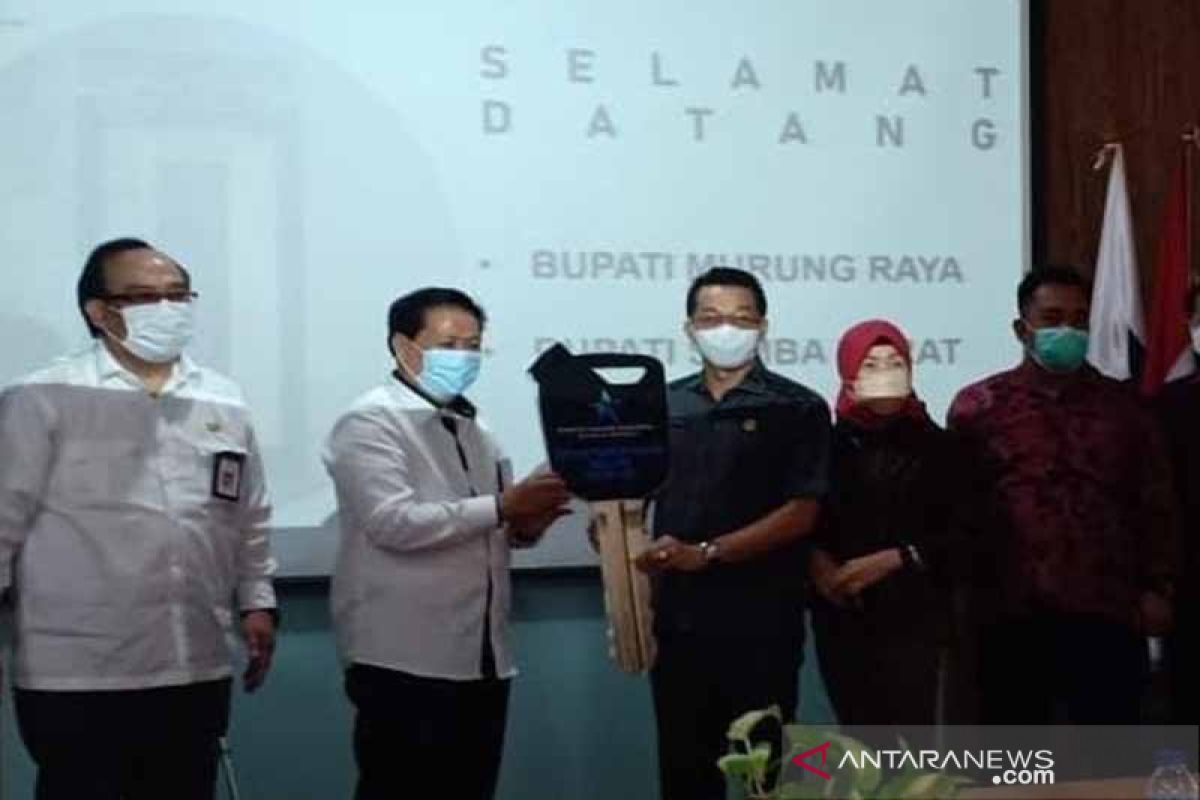 Bupati Murung Raya dapat penghargaan dari Perpustakaan Nasional