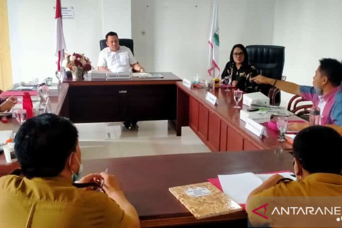 DPRD Minahasa Tenggara meminta Disnakertrans awasi keberadaan TKA