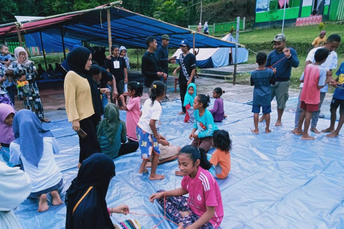 Relawan Ambon gelar pemulihan trauma anak-anak pengungsi gempa 6,1, begini penjelasannya