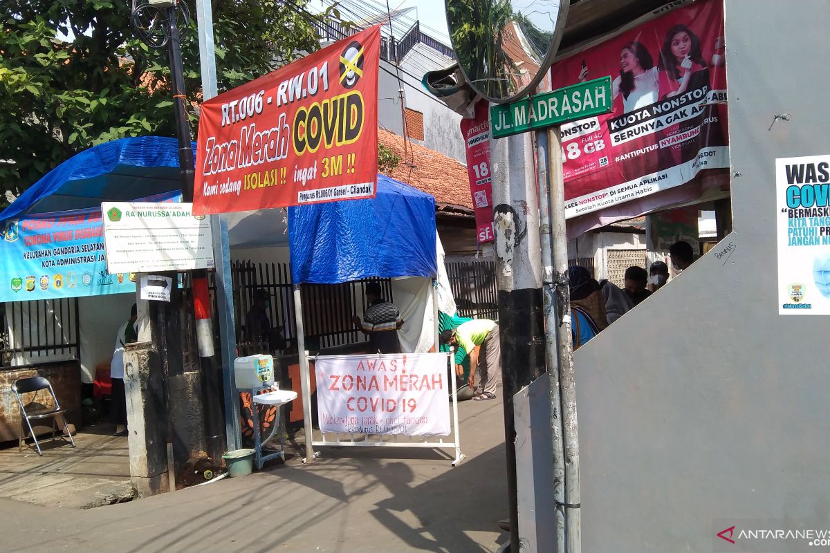 Beberapa titik di tiga kelurahan Jakarta Selatan masuk zona merah