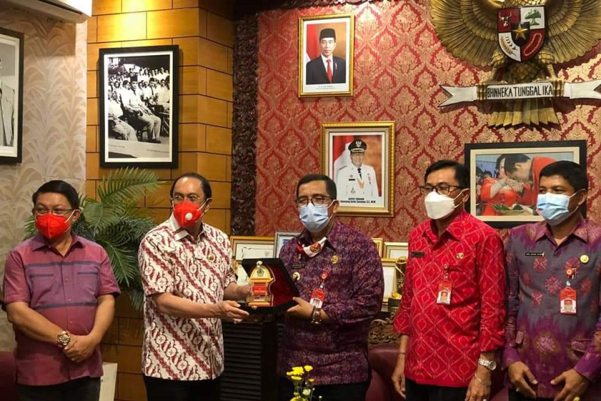 Pemerintah Kabupaten Minahasa belajar pengelolaan desa di Bali