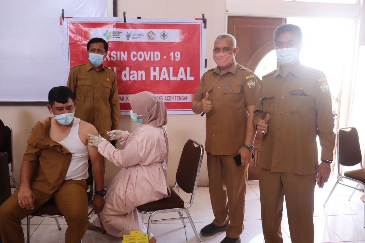 Bupati Ajak ASN Aceh Tengah berpartisipasi aktif dalam program vaksinasi