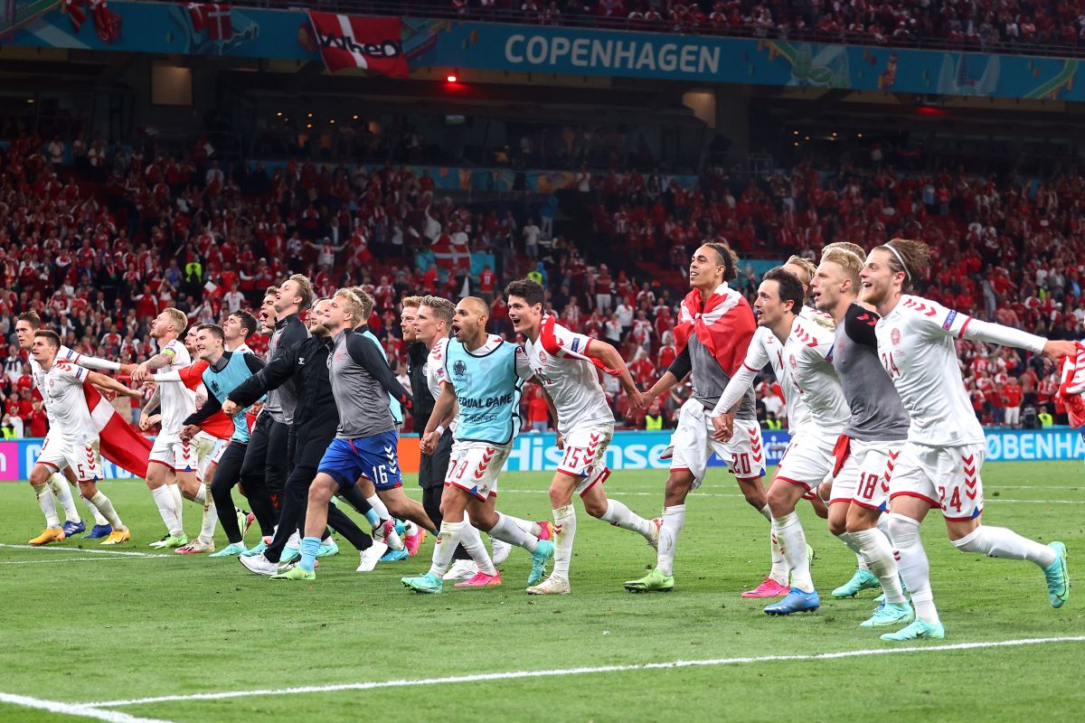 Klasemen akhir Euro Grup B, Denmark ke 16 Besar