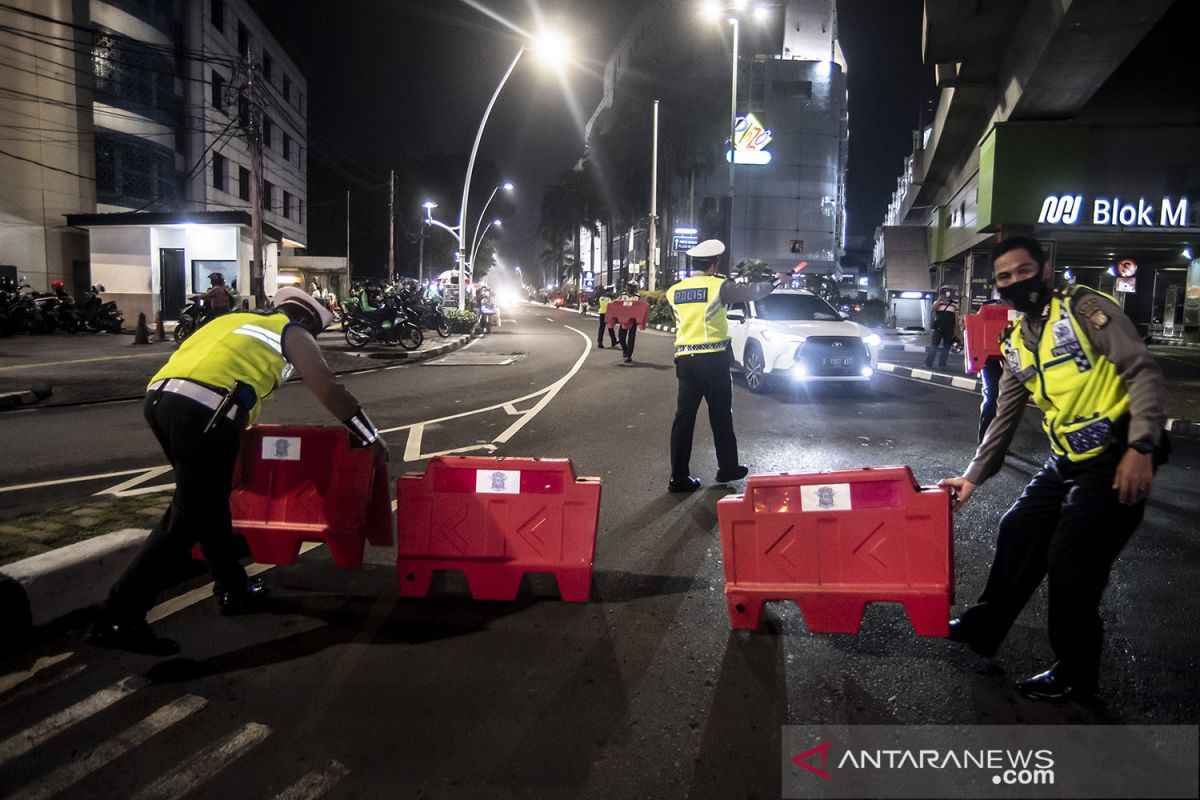 Pembatasan mobilitas 10 ruas jalan di Jakarta efektif tekan kerumunan