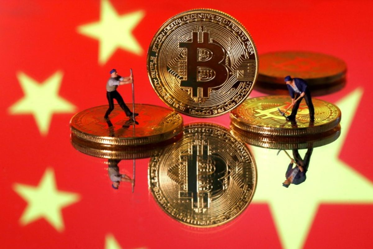 Bitcoin jatuh lebih jauh,  China perketat tindakan keras atas kripto