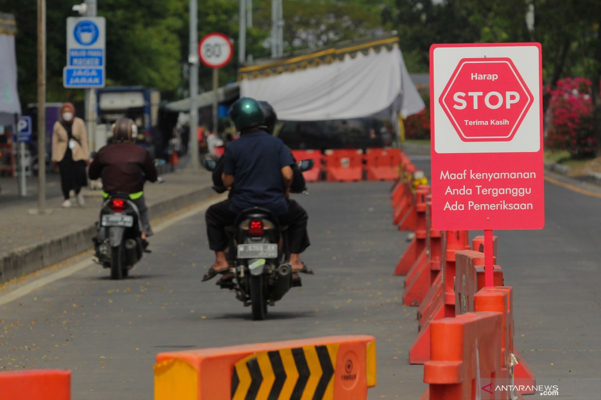 Tes usap COVID-19 di penyekatan Suramadu dihentikan