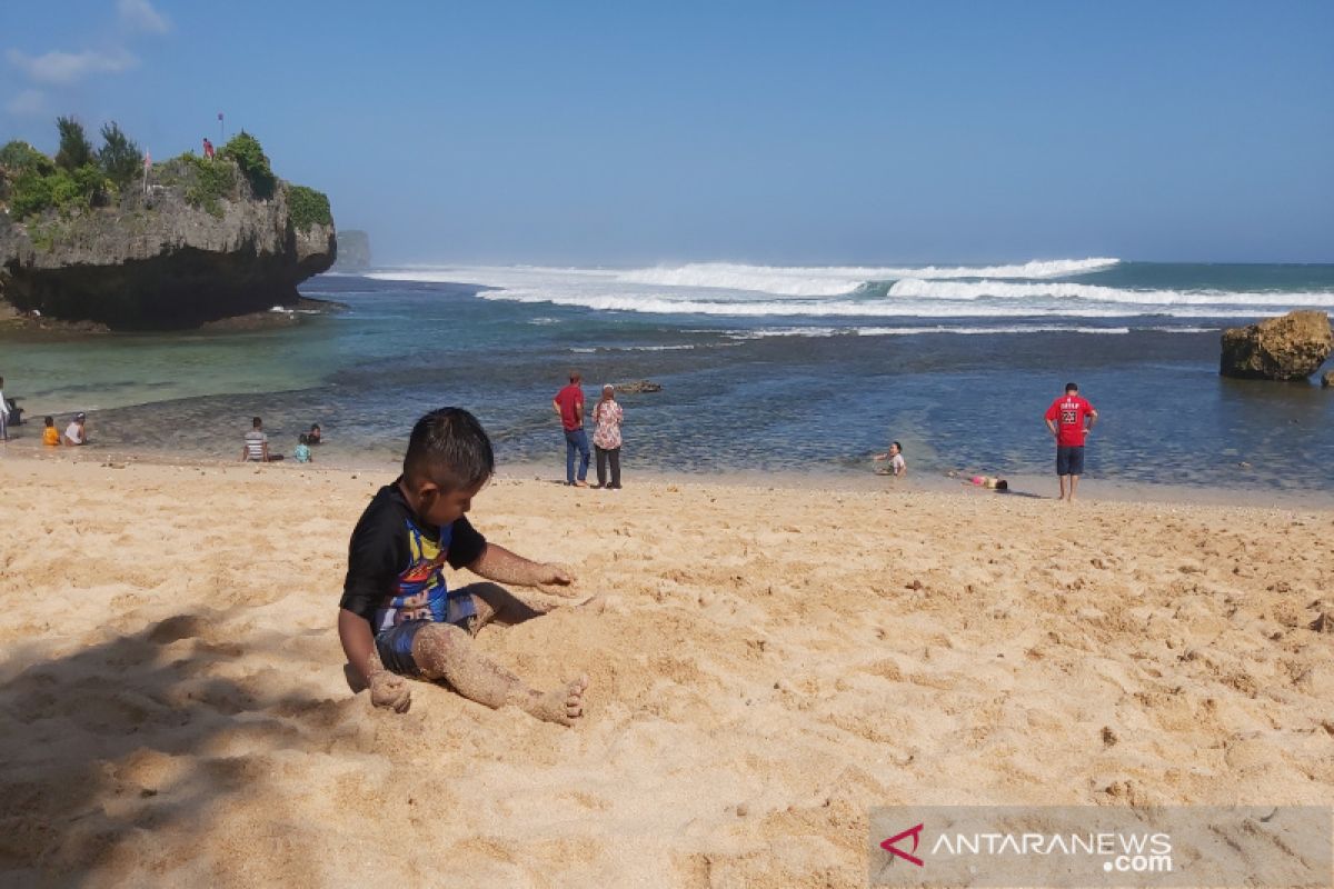 Pemkab Gunung Kidul diminta tutup semetara objek wisata pada Sabtu dan Minggu