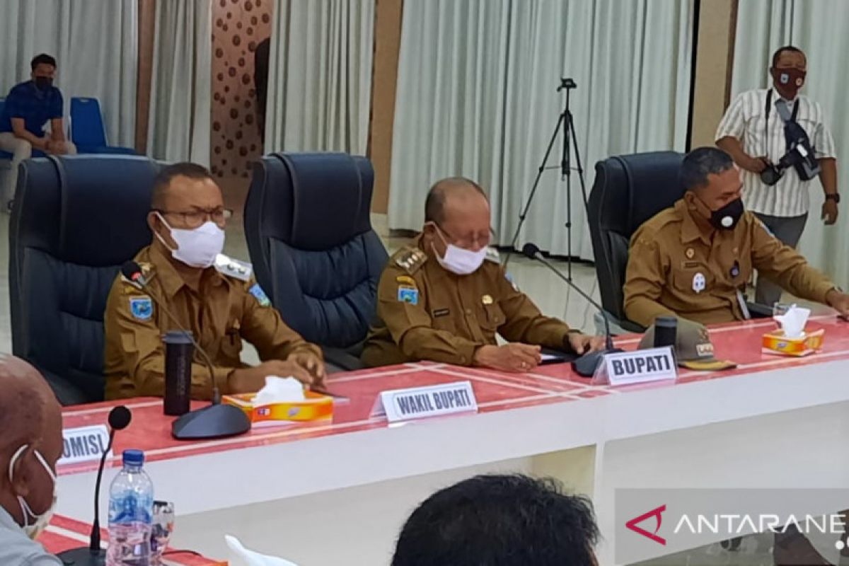 Pemkab Teluk Wondama percepat AMDAL pembangunan Bandara