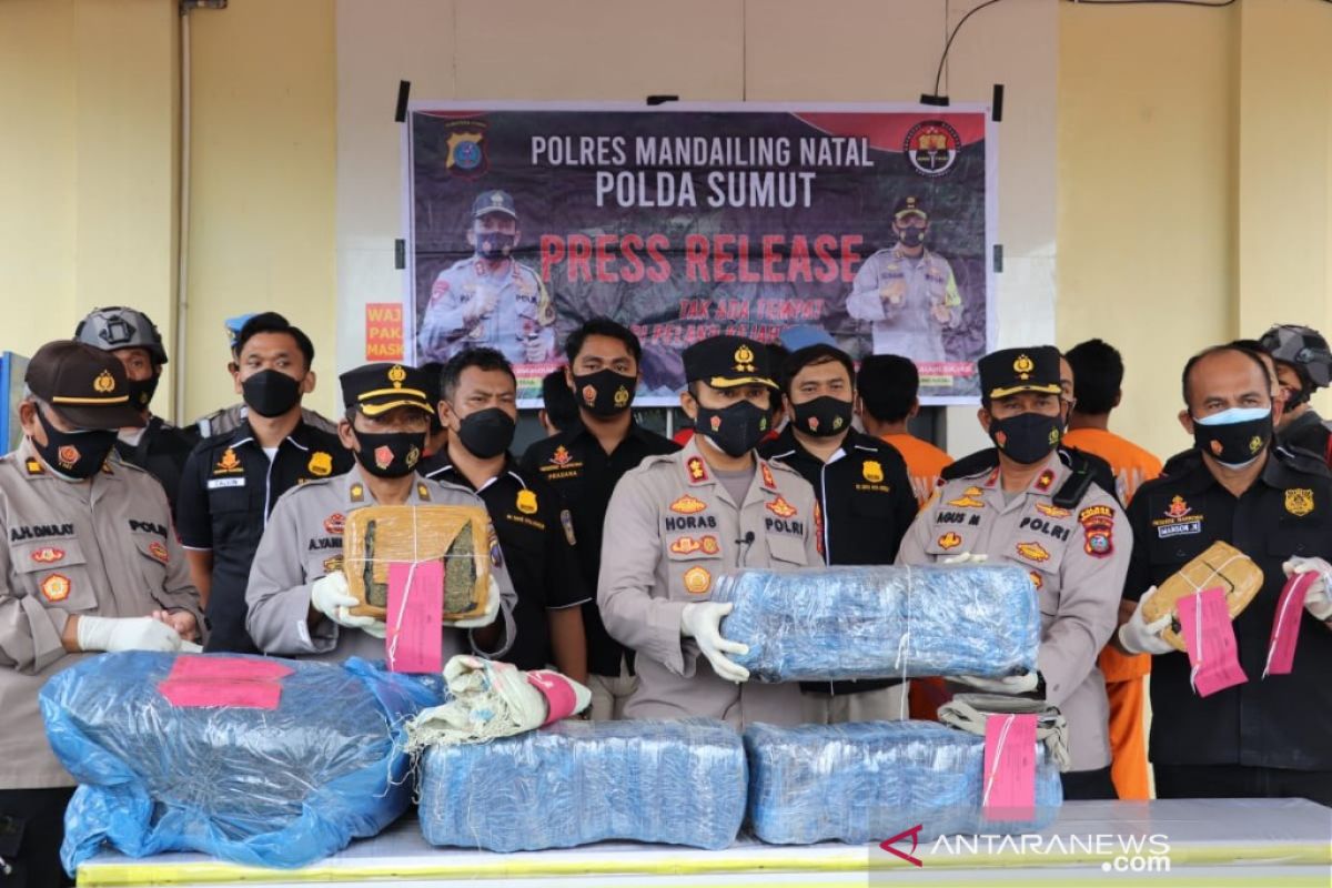 Dalam dua bulan, Polres Madina gulung lima orang tersangka narkoba