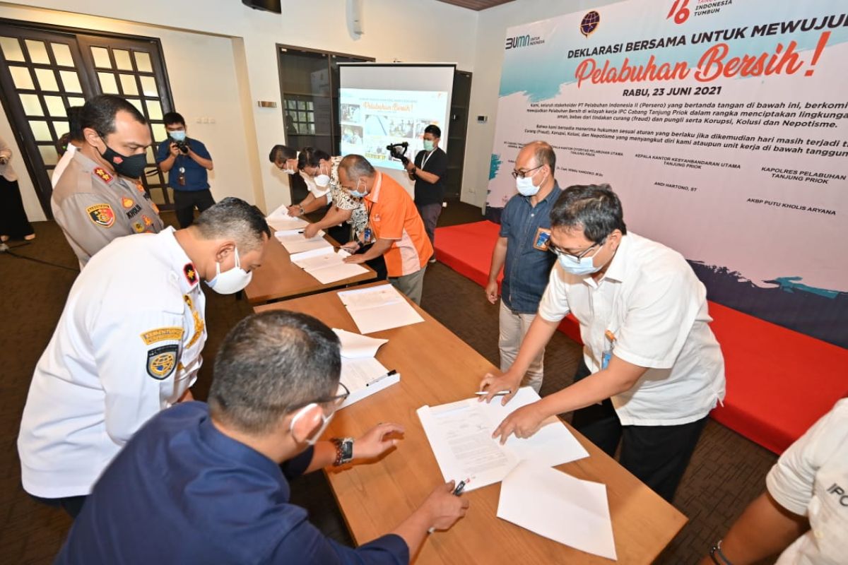 IPC Group dan mitra utama teken Deklarasi Bersama Pelabuhan Bersih