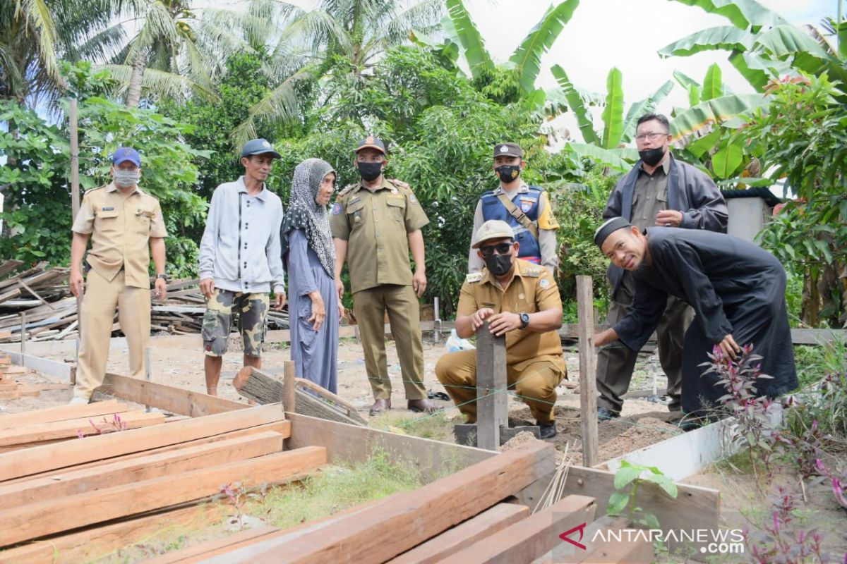 Pemkab Kayong Utara bantu warga miliki rumah layak huni