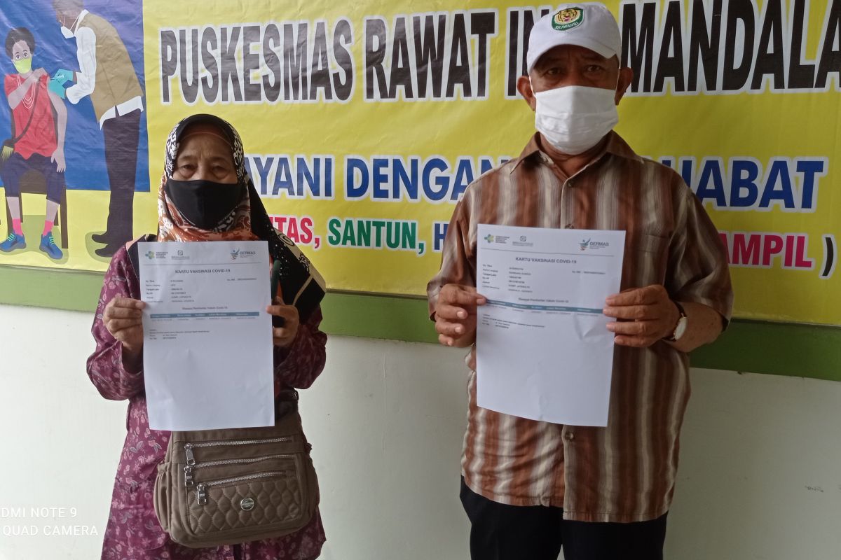 Puluhan warga lansia di Lebak divaksin dukung kendalikan COVID-19