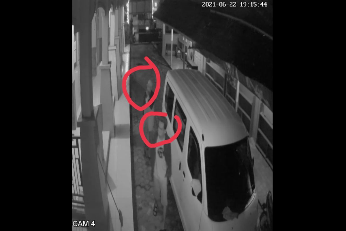 Ini wajah pencuri sepeda motor di SDN 22 Praya terekam CCTV