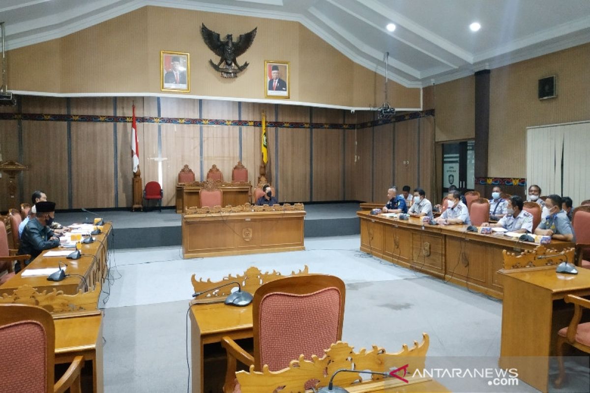 DPRD Kotim dorong penertiban kendaraan melebihi kapasitas