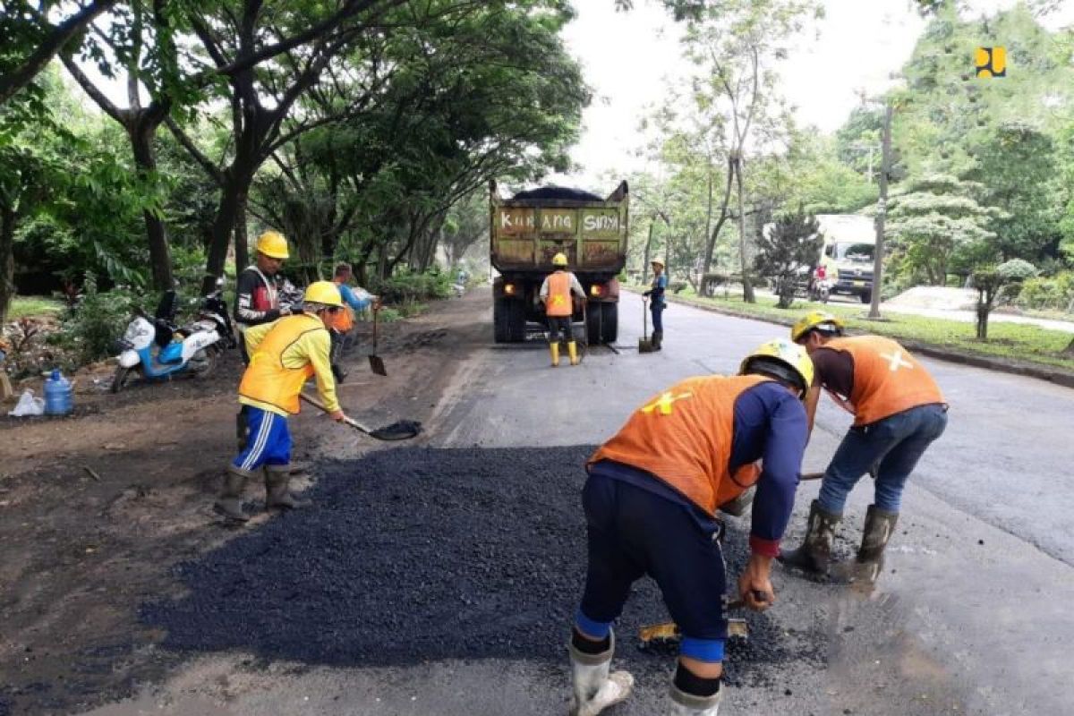 PUPR: Padat karya jalan-jembatan serap 230 ribu tenaga kerja