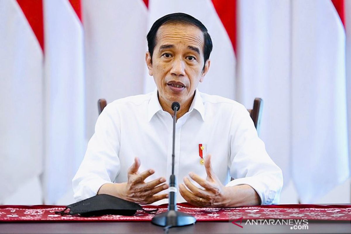 Presiden Jokowi minta pimpinan daerah pertajam PPKM mikro