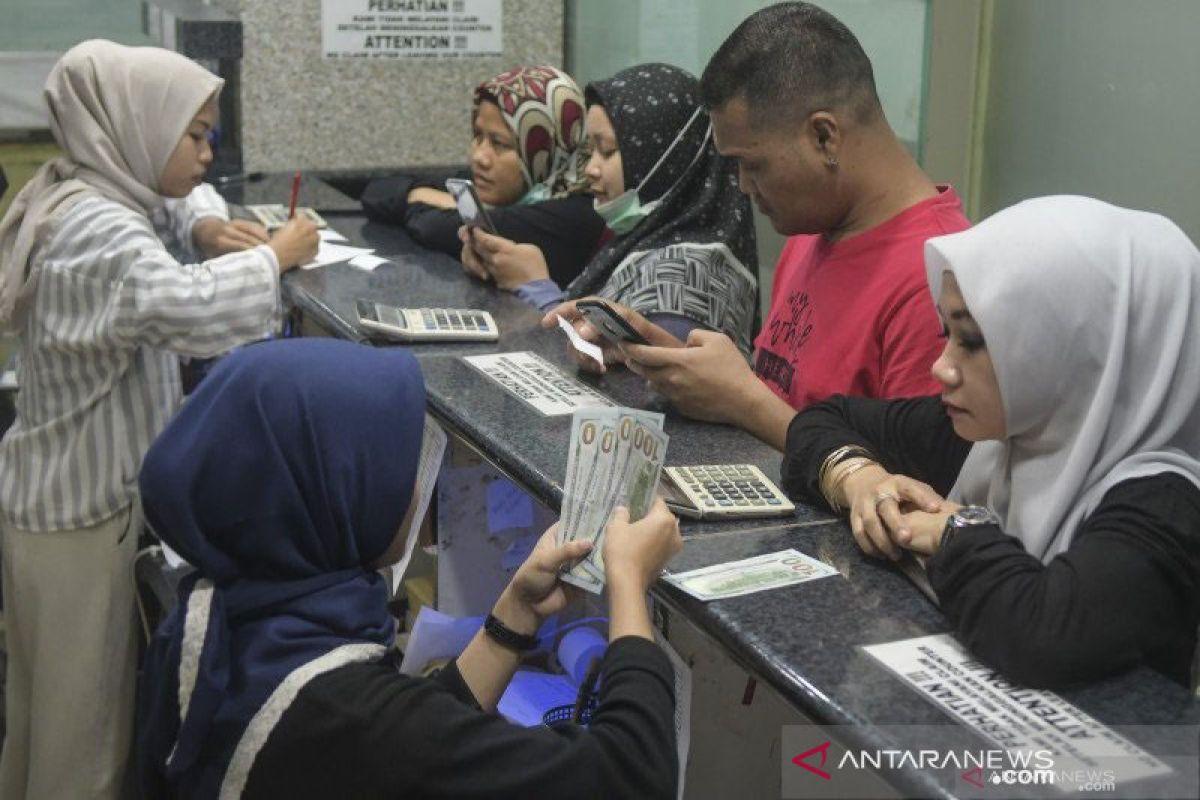 Rupiah awal pekan menguat seiring meningkatnya pengangguran di AS