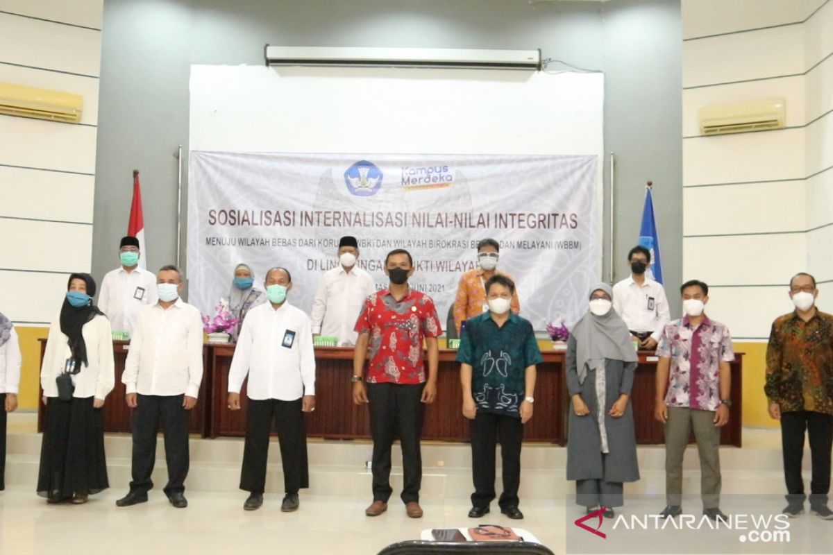 LLDIKTI Wilayah XI sosialisasi nilai integritas membangun budaya antikorupsi