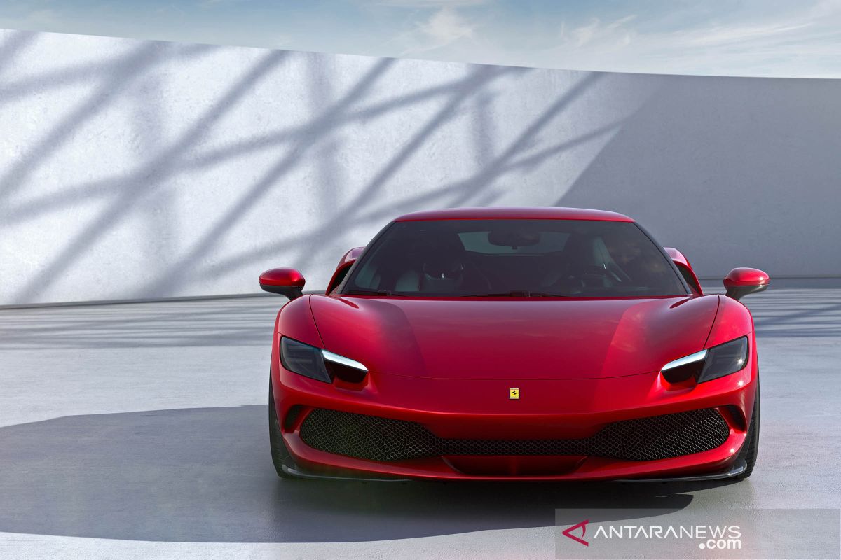 Ferrari luncurkan mobil plug-in pertama 296 GTB