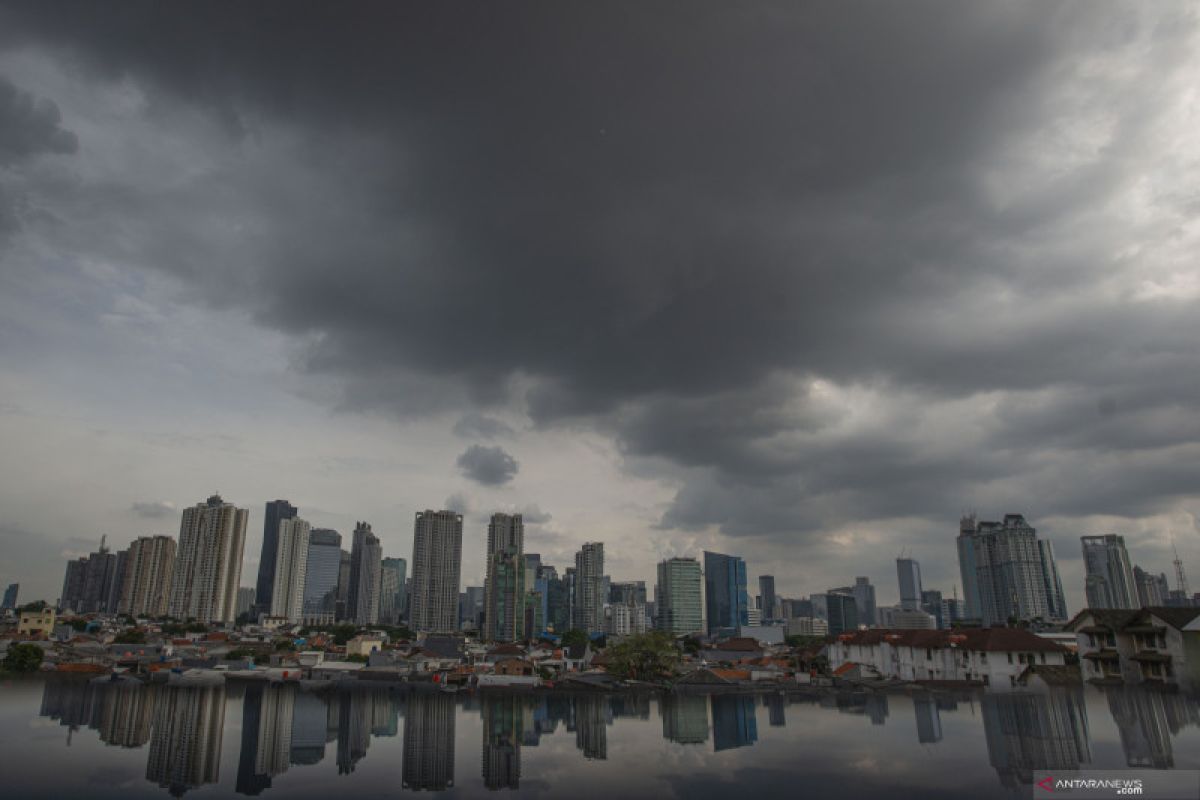 Jakarta diperkirakan hujan pada Jumat siang dan malam hari