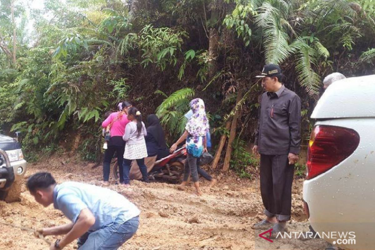 80 persen jalan di Bengkulu Utara rusak