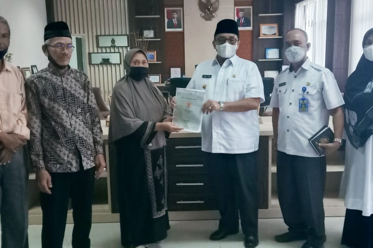 Empat bersaudara di Pasaman wakafkan tanah seluas 2,200 meter untuk dibangun Taman Baca Al Quran