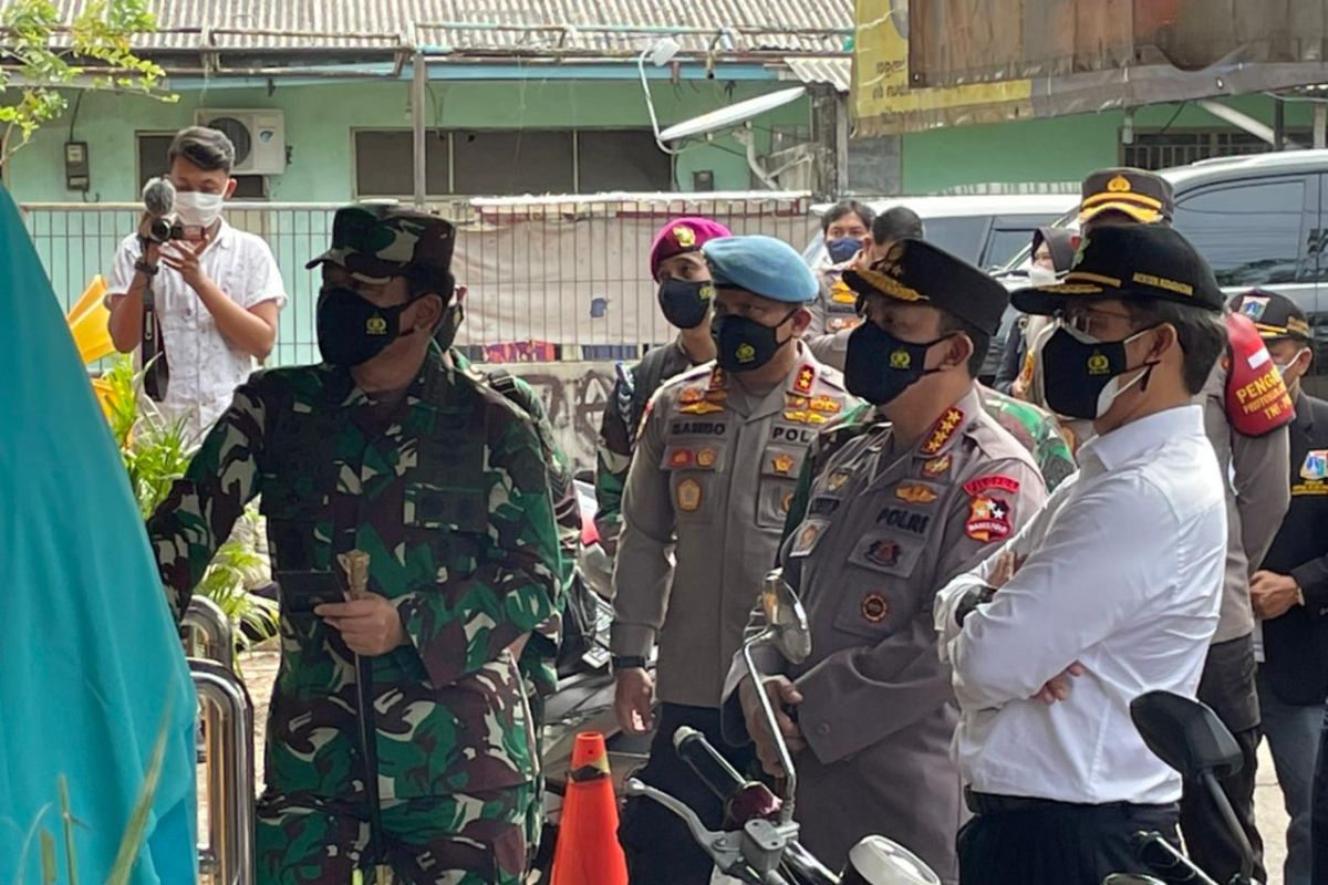 Kapolri dan Panglima TNI sidak penerapan PPKM mikro di Jakarta