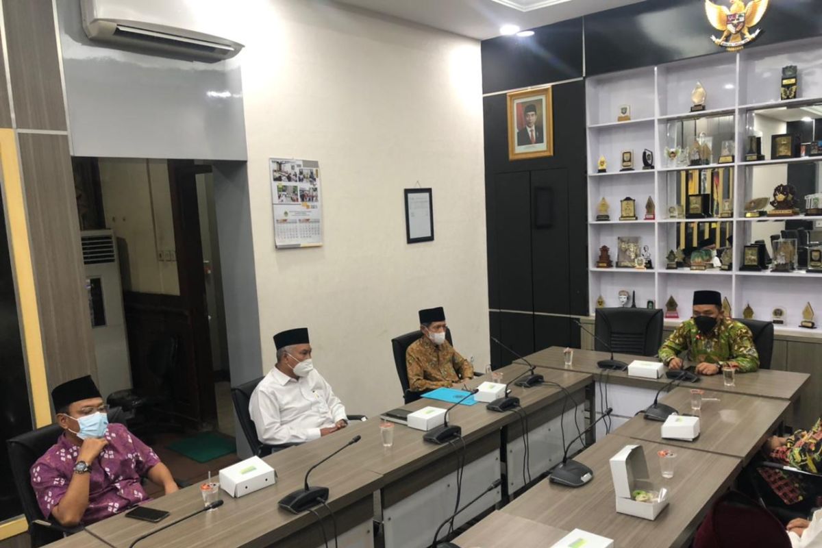 Kasus hamil di luar nikah tinggi, MUI Gresik lapor DPRD