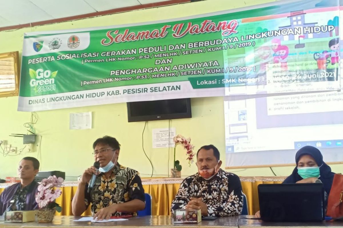 DLH Sumbar dorong gerakan peduli dan berbudaya lingkungan hidup di sekolah