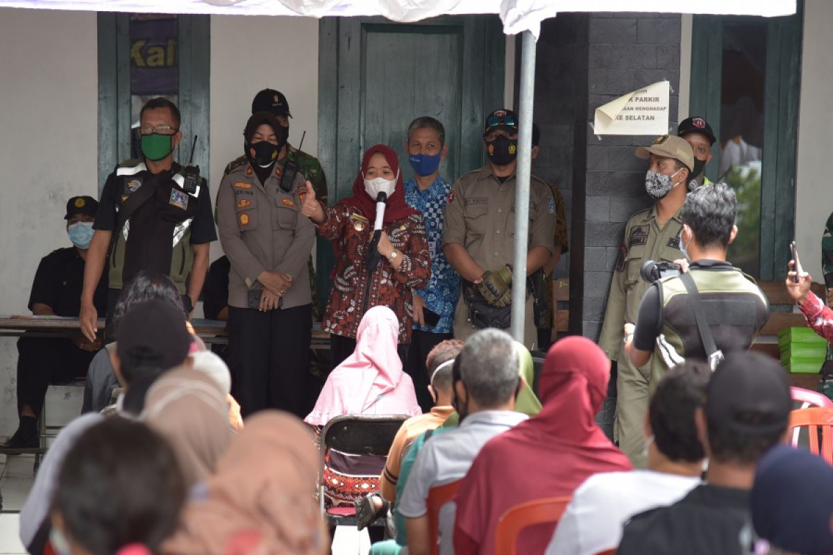 1.200 pedagang pasar tradisional di Sleman ikut vaksinasi COVID-19