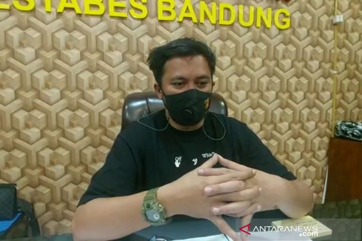 Diduga ajarkan aliran sesat, delapan orang  diamankan polisi di Bandung