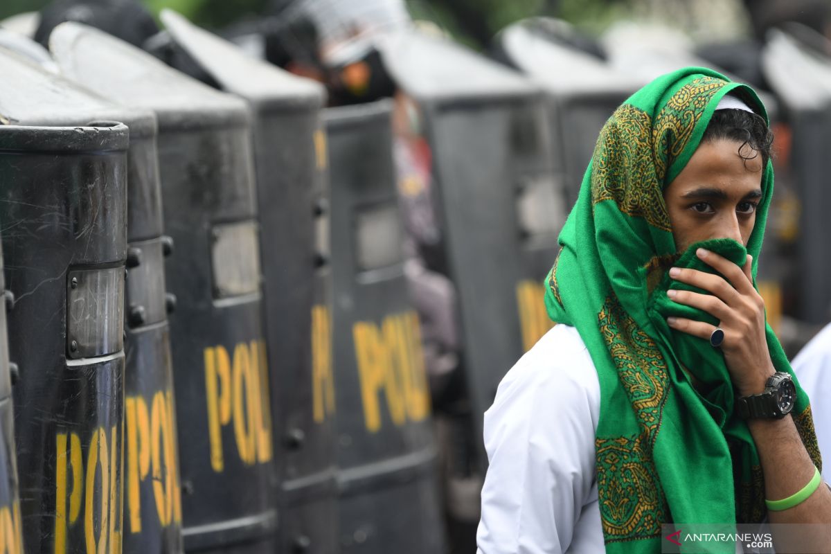 Massa Rizieq Shihab mulai tinggalkan flyover Pondok Kopi