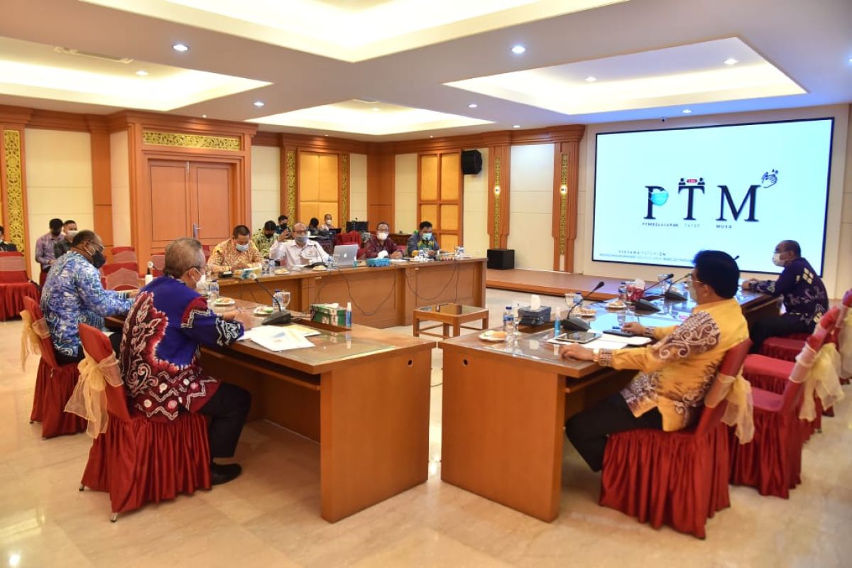 Pemprov Kalsel rapat persiapan pelaksanaan belajar tatap muka di sekolah