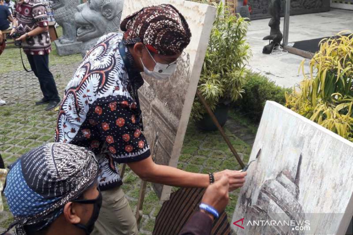 Menparekraf minta masyarakat Bali patuh prokes untuk kesiapan wisata