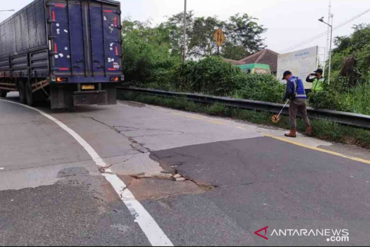 Jasa Marga rekonstruksi Simpang Susun Karawang Barat Tol Jakarta-Cikampek