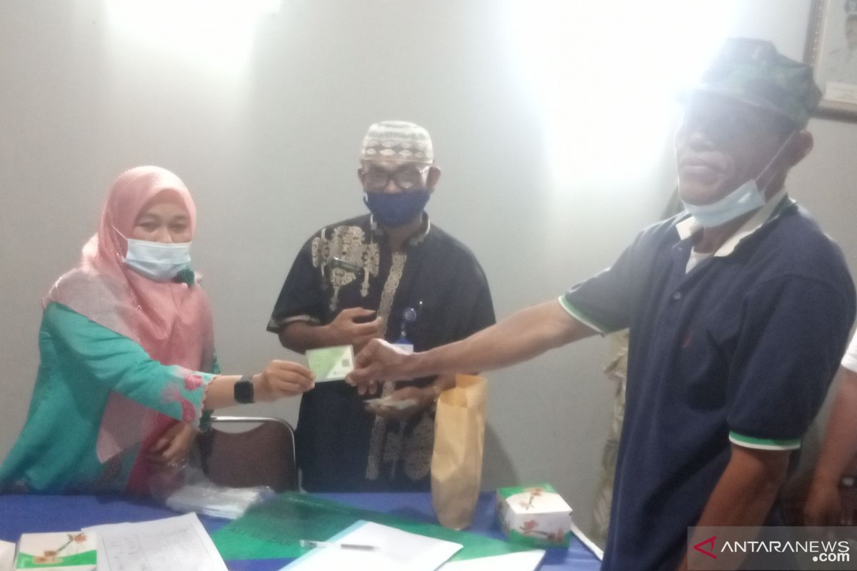 Untuk melindungi mereka, 163 nelayan Tiku Agam mendapat BPJS Ketenagakerjaan