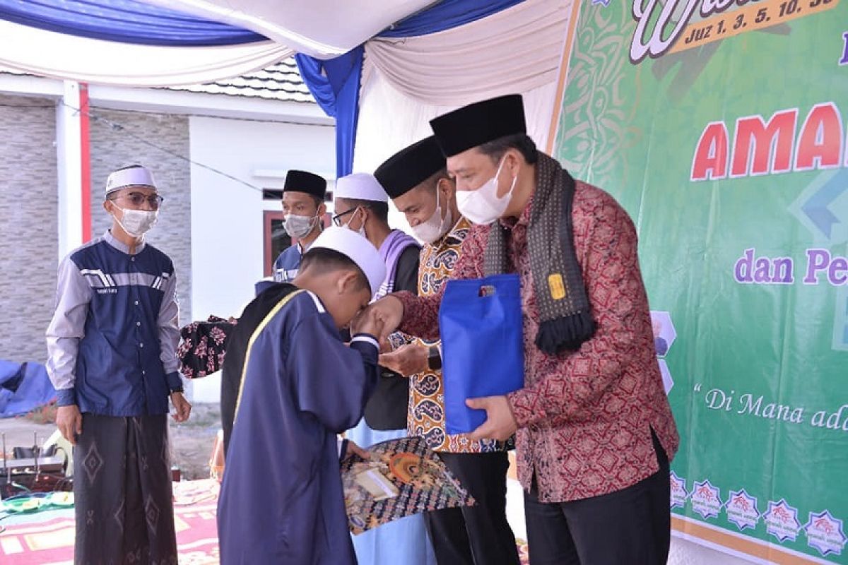 Wabup Muarojambi hadiri wisuda tahfidz Alquran